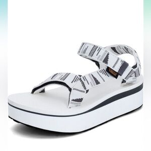 NIB Teva Flatform Universal Black and White Platform Sandals